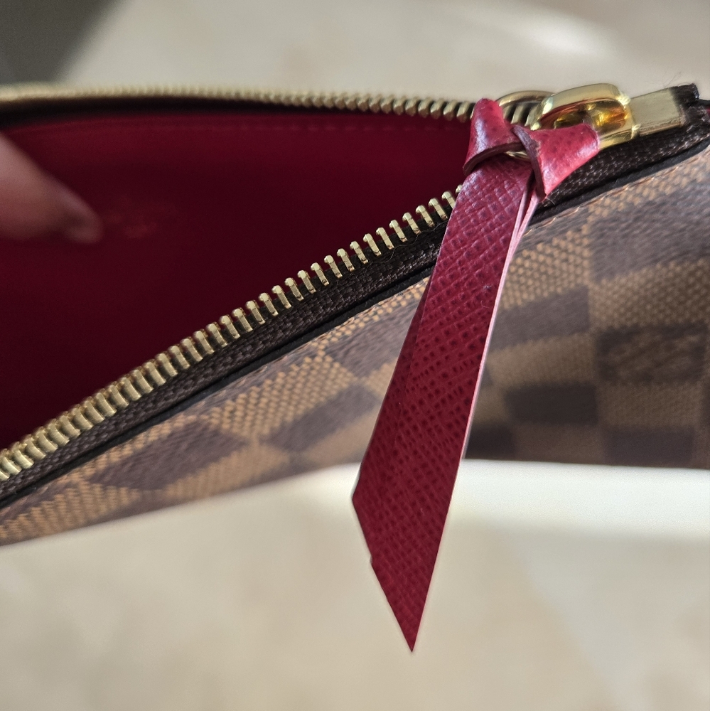 Louis Vuitton Damier Wallet or Make-Up Pouch - Picture 2 of 9